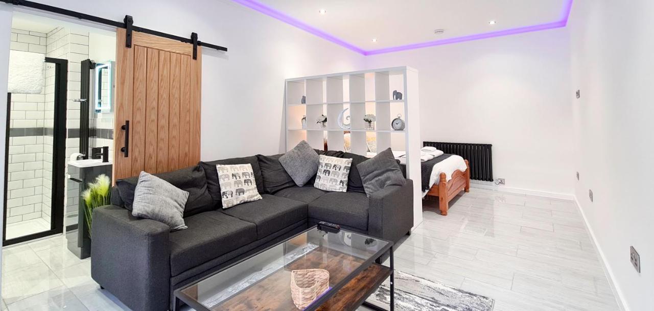 The Studio, Luxury Modern Apartment In The South Hams, Stunning Walks On The Doorstep, A 20 Minute Drive To The Beautiful Sandy Beaches, Quiet Courtyard Setting, Shops, Bars And Restaurants A Short Walk Away! Ivybridge Zewnętrze zdjęcie
