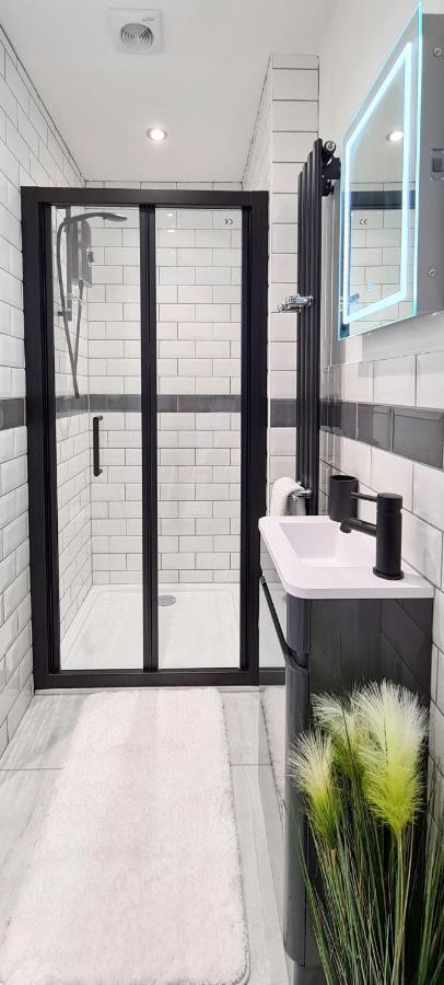 The Studio, Luxury Modern Apartment In The South Hams, Stunning Walks On The Doorstep, A 20 Minute Drive To The Beautiful Sandy Beaches, Quiet Courtyard Setting, Shops, Bars And Restaurants A Short Walk Away! Ivybridge Zewnętrze zdjęcie
